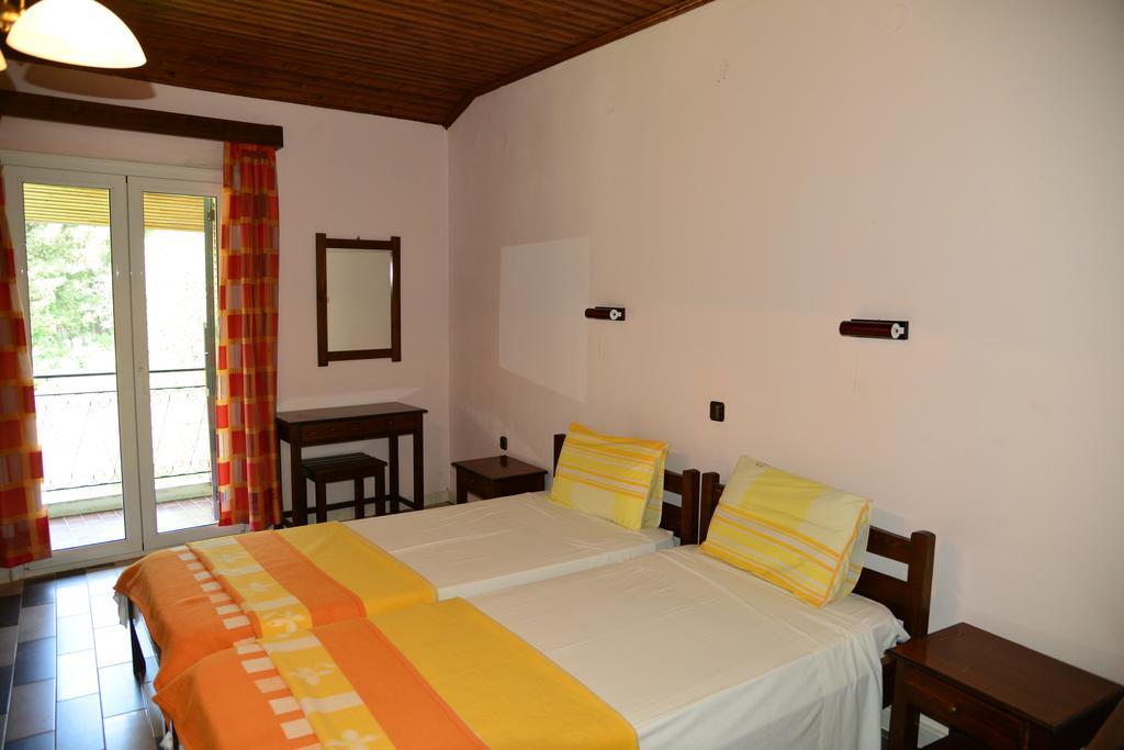 Pension Ipiros Gouvia Habitación foto